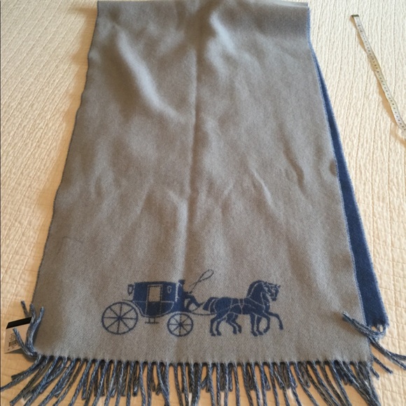 NWT Coach horse & carriage double face oversized muffler light grey/periwinkle - Picture 9 of 10